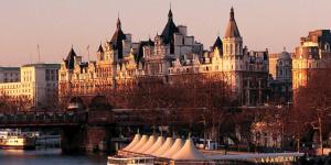 Uma visão geral de Londres ou uma vista da cidade tirada do hotel