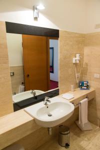 A bathroom at Park Hotel Centro Congressi