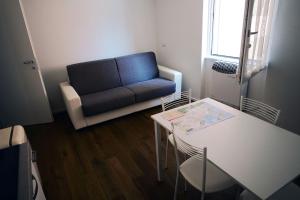 Marina Apartments的休息区