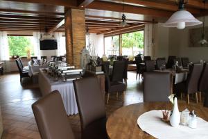 Restaurace v ubytování Kaiser´s Weinland Hotel + 27 fotografií