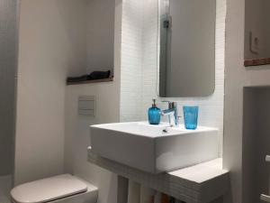 Ванная комната в Le pénéquet : L'appartement du vieux port ☺