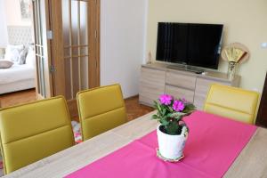 Gallery image of Sea Port CELEBRITY Apartment - Lets4Holiday in Varna City