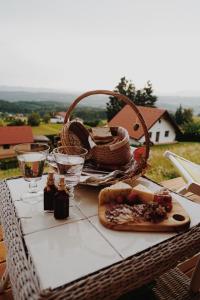 Toit kämpingu aladel või selle läheduses