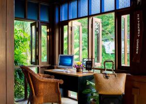 TV a/nebo společenská místnost v ubytování Elixir Resort Koh Yao Yai - SHA Plus
