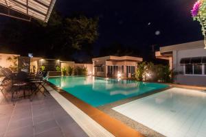 Bazén v ubytování Thuan Resort nebo v jeho okolí