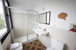 Kúpeľňa v ubytovaní Hotel Catalina + 37 fotografií