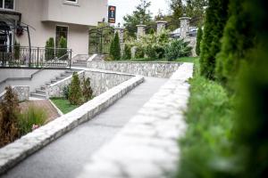Κήπος έξω από το Hotel BOB