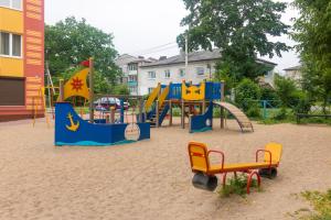 Gur'yevskにあるApart39 in Guryevsk on Zelionaya 22の砂遊び場
