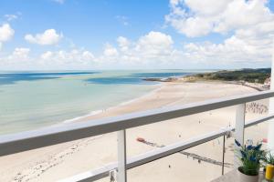 - Balcón con vistas a la playa en Strandappartementen De Gulden Stroom en Vlissingen