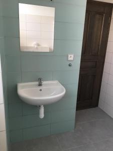 A bathroom at Pražská 116/II