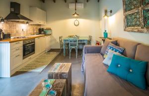 A kitchen or kitchenette at Castelli Olive Press