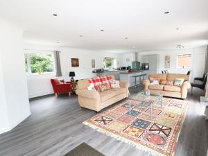 A seating area at Heron Lodge