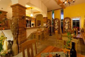 Reštaurácia alebo iné gastronomické zariadenie v ubytovaní Thermenhotel PuchasPLUS Stegersbach