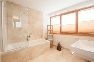 Ein Badezimmer in der Unterkunft Martinshof