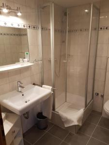 Koupelna v ubytování Landhotel Bartlehof