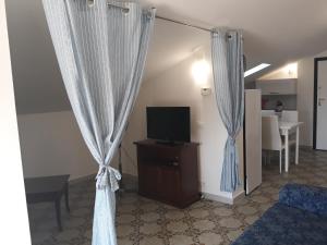Μια τηλεόραση ή/και κέντρο ψυχαγωγίας στο La terrazza sul mare