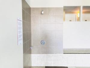 Koupelna v ubytování BA Hotel