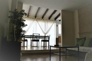 A seating area at Atico Amistad