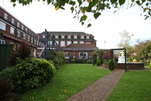 Zahrada ubytování Best Western Thurrock Hotel + 37 fotografií