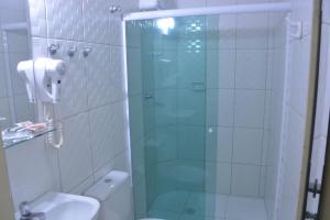 Koupelna v ubytování Hotel Calstar + 37 fotografií