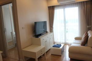 TV a/nebo společenská místnost v ubytování Harmony Resort Hotel