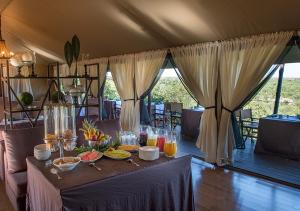 Jídlo v luxury tent nebo okolí