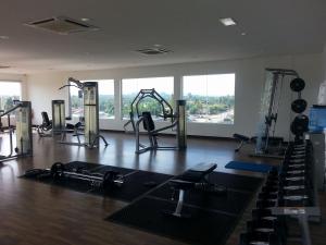 Fitness centrum a/nebo fitness zařízení v ubytování SG Residence by NYS - 2BR