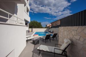 Bazén v ubytování Residences Bellavista 3 nebo v jeho okolí