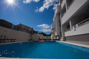 Bazén v ubytování Residences Bellavista 3 nebo v jeho okolí