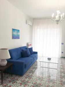 A seating area at Casa Carraturo