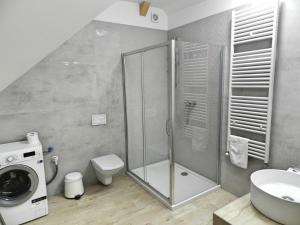 Kúpeľňa v ubytovaní Apartamenty EverySky - Osiedle Podgórze 1D-27 + 14 fotografií