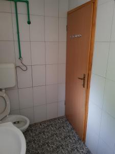 Koupelna v ubytování Bistrička stanica + 21 fotografií