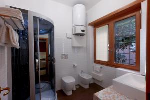 Ванная комната в Rome By Suite Vatican +41 фотография