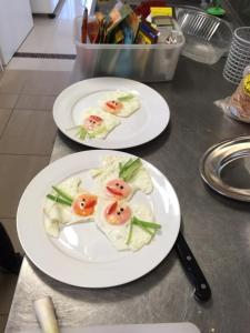 Jedlo v ubytovaní bed & breakfast alebo blízkom okolí