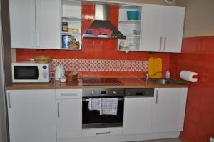 Kuchnia lub aneks kuchenny w obiekcie Apartament Wrzos