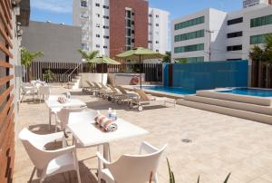 Bazén v ubytování Wyndham Garden Cancun Downtown nebo v jeho okolí