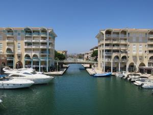 フレジュスにあるAppartement Port Fréjus avec Loggia et accès Plages à piedsのギャラリーの写真