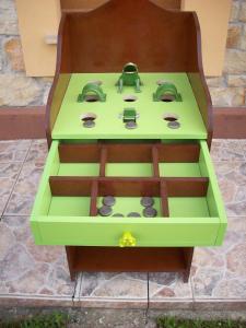 a green table with a telephone in it at Turismo Rural El Gobernador in Villaviciosa