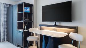 TV a/nebo společenská místnost v ubytování Hyatt Centric Brickell Miami