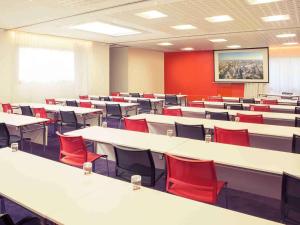 Área de negócios e/ou sala de conferências em Mercure Nantes Centre Grand Hotel