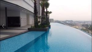 Hồ bơi trong/gần [SLEEP 5PAX] Natural Living (i-Soho, i-City)