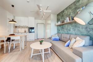 Kuchyňa alebo kuchynka v ubytovaní Apartamenty Horyzont SeaView by Rent like home