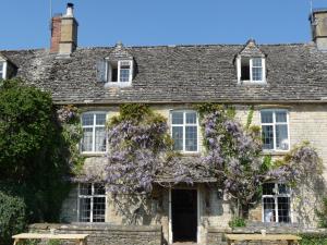 Foto da galeria de The Swan Inn Swinbrook em Burford