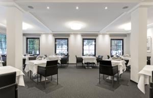 Posezení v ubytování Hotel Pfälzer Wald