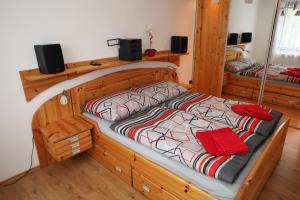 Postel nebo postele na pokoji v ubytování Dům v Českém ráji