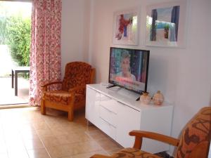 TV a/nebo společenská místnost v ubytování Terraced House - Zand Properties