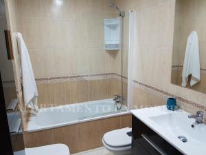 Kúpeľňa v ubytovaní Apartamento La Morera + 27 fotografií
