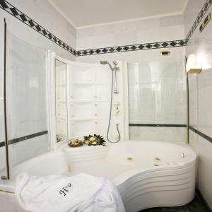 Łazienka w obiekcie Hotel Vittoria