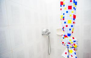 A bathroom at Haus Manya in Lassy