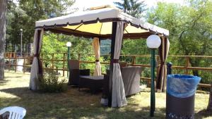Vonkajšia záhrada v ubytovaní Hotel Pinguino